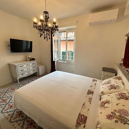 Bed and Breakfast Elegante Stanza Rossa Mottino23 à Lerici Extérieur photo